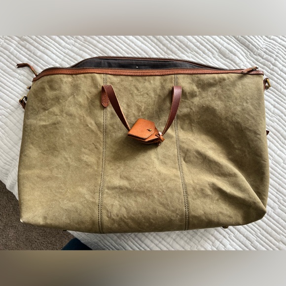 Madewell Handbags - Madewell Transport Weekender in Canvas -  great condition.